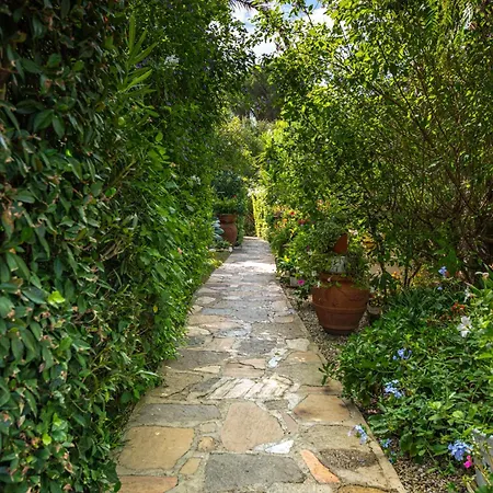 ***villa Prestige**** * カポリーヴェリ