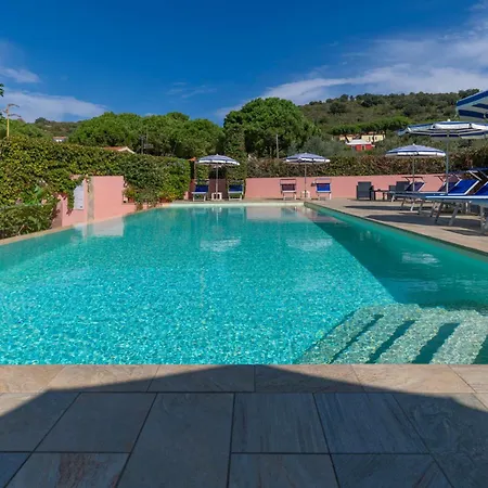 ***villa Prestige**** アパート カポリーヴェリ